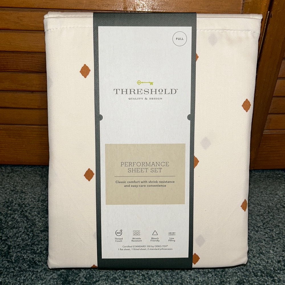 Brand new with tags sheet set